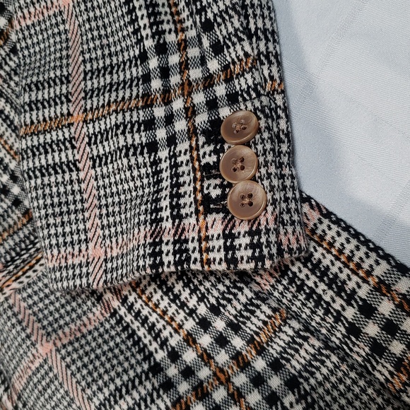 🧥Old navy cotton button up plaid blazer in Medium 🧥 - Picture 2 of 10